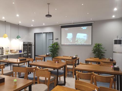 ZhongshanMOZI Hotel in จงซาน