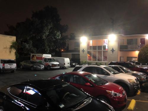 Whittier Travel Inn – Whittier, CA