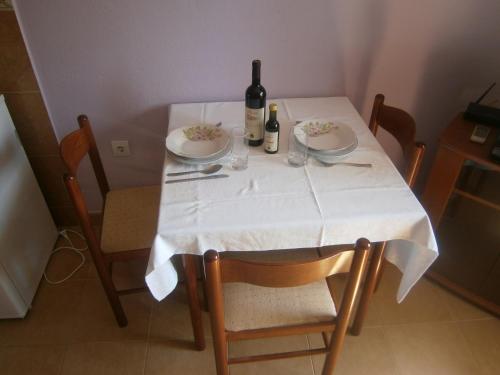 Apartment with Terrace image 4