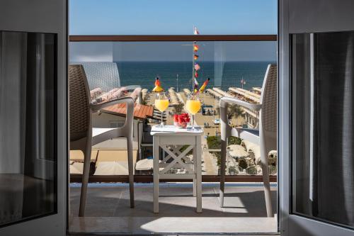 Double or Twin Room with Balcony - Water Front