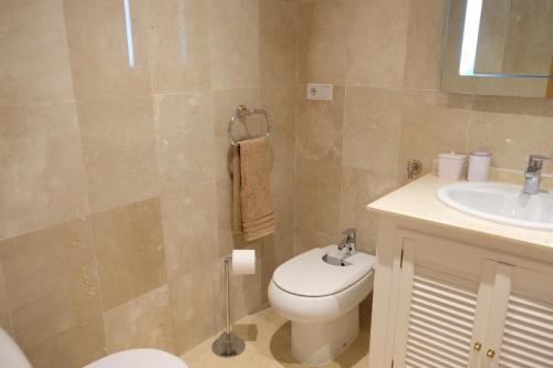 luxury modern apartment with terrace, pool and garage!