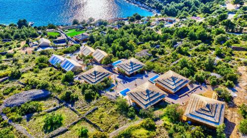 Golden Haven Luxe Glamp Resort Jezera