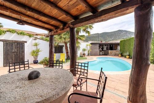  Encantadora casa con piscina privada y chimenea in Padul
