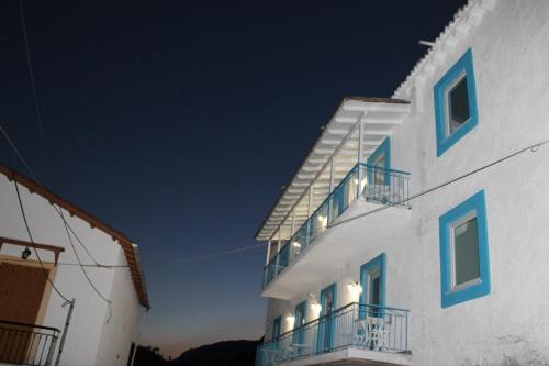 Olive Luxury Rooms – Agios Markos, MI