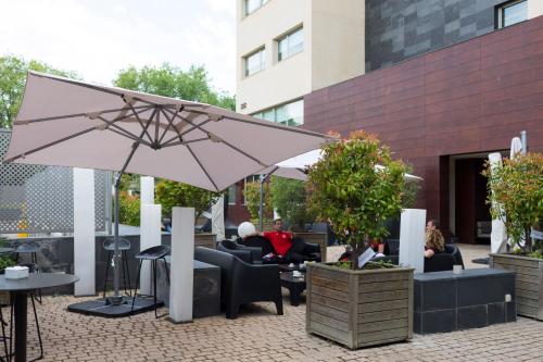 Rafaelhoteles Forum Alcala - image 9