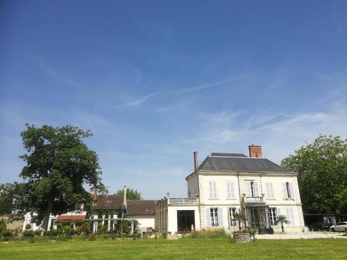 Maisons d'hôtes Chateau de Courmelois Champagne Guest House