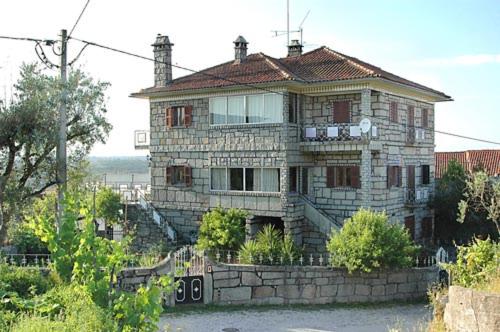  Casa Família Cedo, Pension in Póvoa de São Cosme