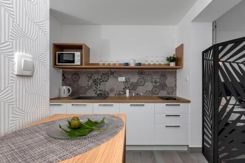 Apartments Strada Tučepi - image 3