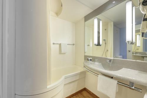 Mercure Hotel Berlin City West - image 14