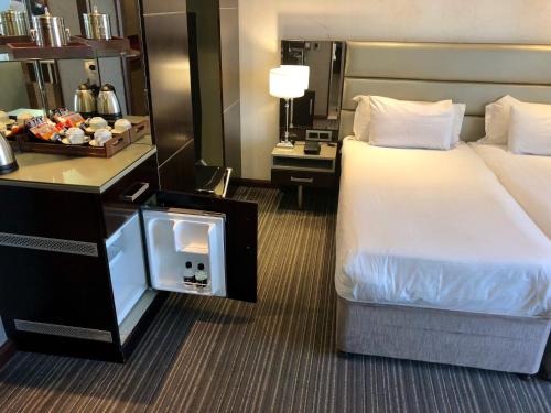 Economy Room image 9