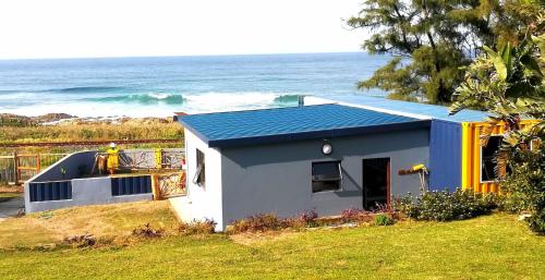Blue Space Beach house in Pumula