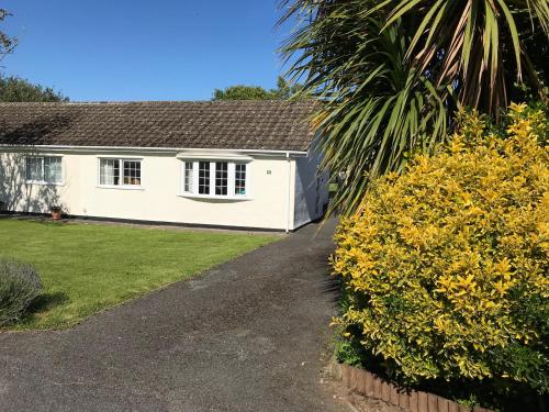 B&B Swansea - Number 43 The Gower Holiday Village - Bed and Breakfast Swansea