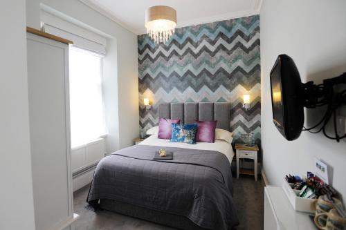 Queen Suite image 10