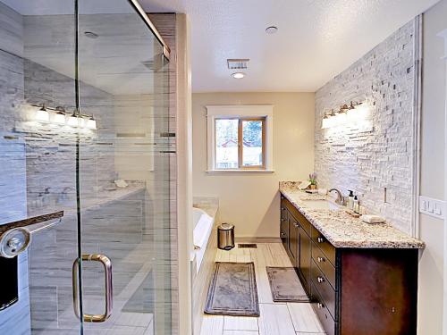 New Listing! Upscale Retreat W/ Hot Tub & Fireplace Home - image 5
