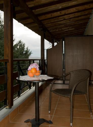 Dellas Boutique Hotel - image 11