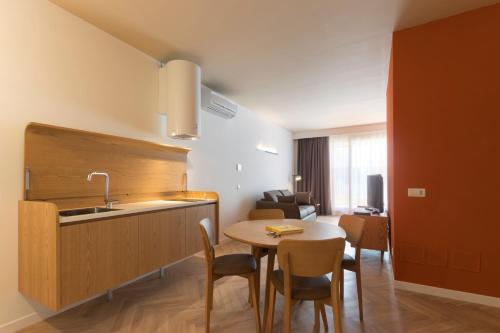 Metropolitan Suites - main image