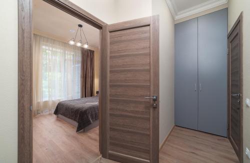Green Apartments - image 5