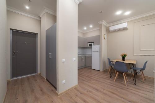 Green Apartments - image 8