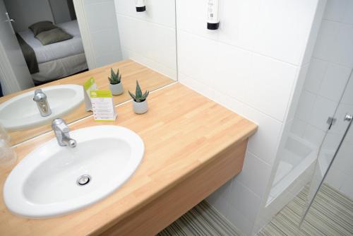 EtC...Hôtel - Strasbourg Hyper Centre - image 6