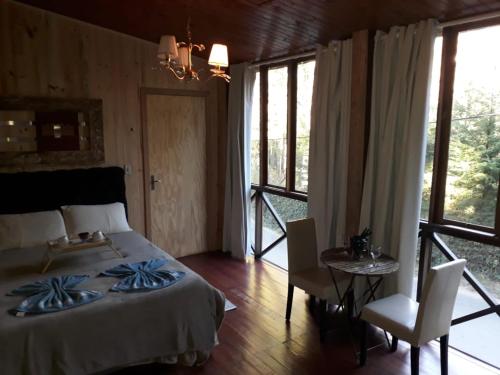 Villa Valentina chales com lareira e churrasqueira in Campos Do Jordao