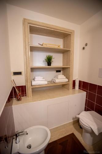 Double Room with Private Bathroom image 9