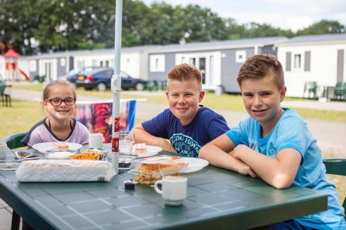 HH Laambeek Mobile Home