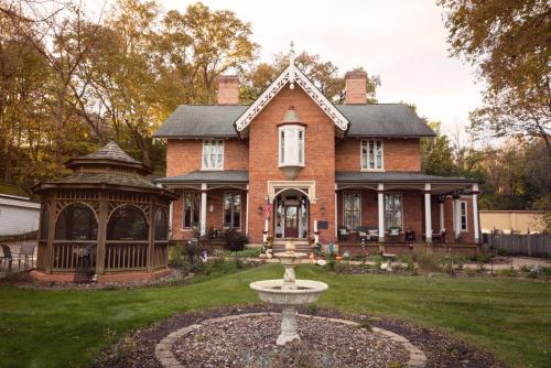 The Steamboat House Galena 