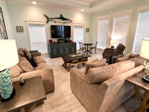 At Waters Edge Home - image 5