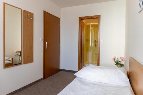 Hotel Kanarek - image 14