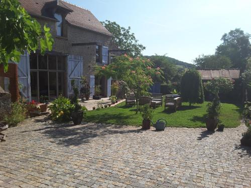 Gîte des quatre chemins - Location saisonnière - La Vineuse-sur-Fregande