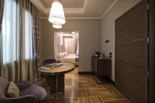 Solo Experience Hotel - image 13
