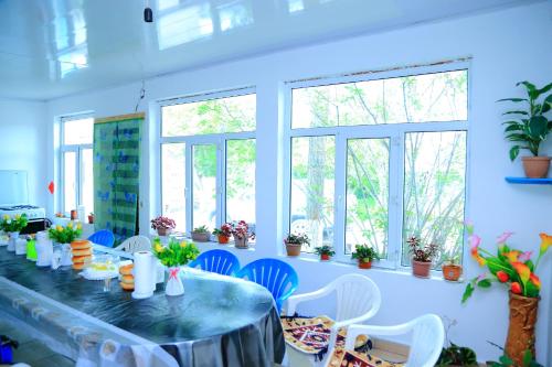 Bar/ Salón, Guest House Jamal in Naryn