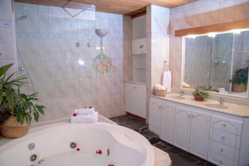 Hot tub, Hotel Casa Marron in Villarrica