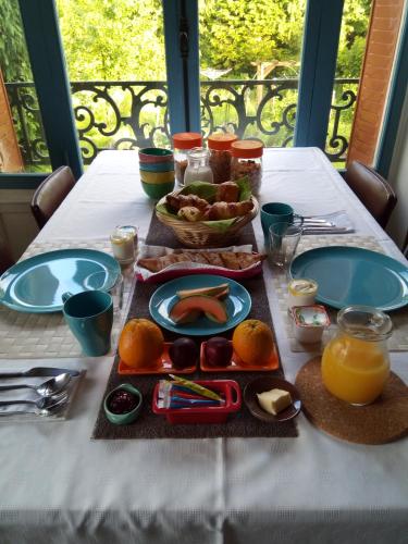 Food and beverages, La Maison Du Marchand in Peyrat-le-Chateau