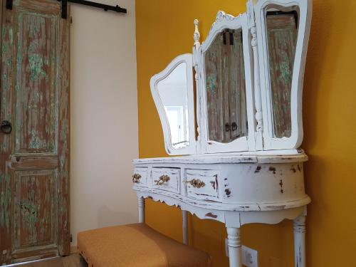  Suite Sunrise in Villa Arco Iris, Unterkunft in Moncarapacho