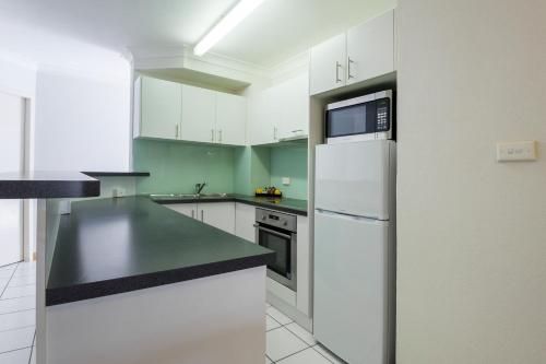 Two Bedroom, One Bathroom Apartment with Balcony/Patio room in Garrick House