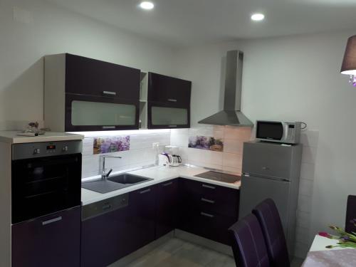 kuhinja, Apartment Vedran in Kaštel Lukšič