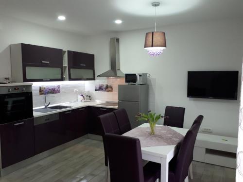 kuhinja, Apartment Vedran in Kaštel Lukšič