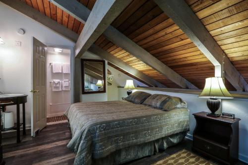 Sunshine Village 104 Condo - image 3