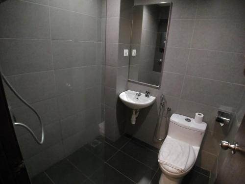 Hotel Westree Room Type - Deluxe Queen Room (no window)