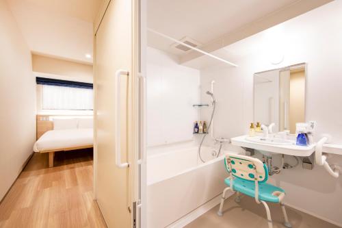 room detail thumbnail 1