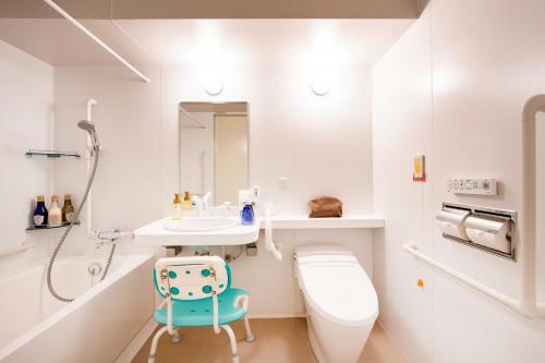 room detail thumbnail 2