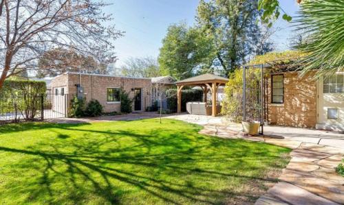 Best Little Guesthouse in Melrose! New Listing! thumb 4