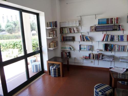 Apartamentos Turisticos Silchoro - image 4