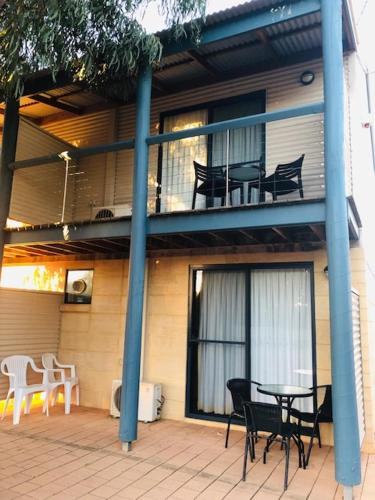 Pelicans Nest Pelicans Nest is perfectly located for both business and leisure guests in Kalbarri. The property has everything you need for a comfortable stay. Facilities for disabled guests, express check-in/chec