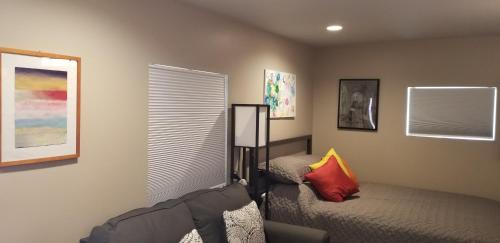 Best Little Guesthouse in Melrose! New Listing! detail