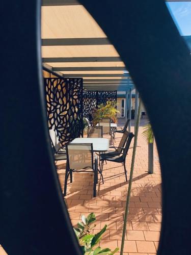 Pelicans Nest Pelicans Nest is perfectly located for both business and leisure guests in Kalbarri. The property has everything you need for a comfortable stay. Facilities for disabled guests, express check-in/chec