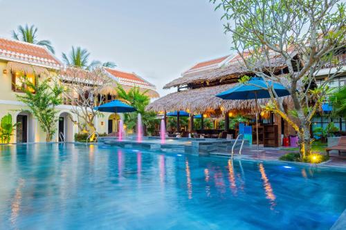 Swimming pool, Zest Resort & Spa Hoi An in Cam Thanh