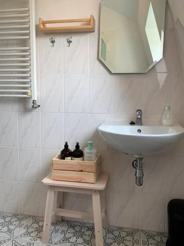 Beltes Street Guest House - image 3