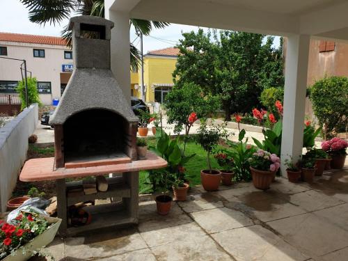  Apartman Centar Josip, Pension in Murter